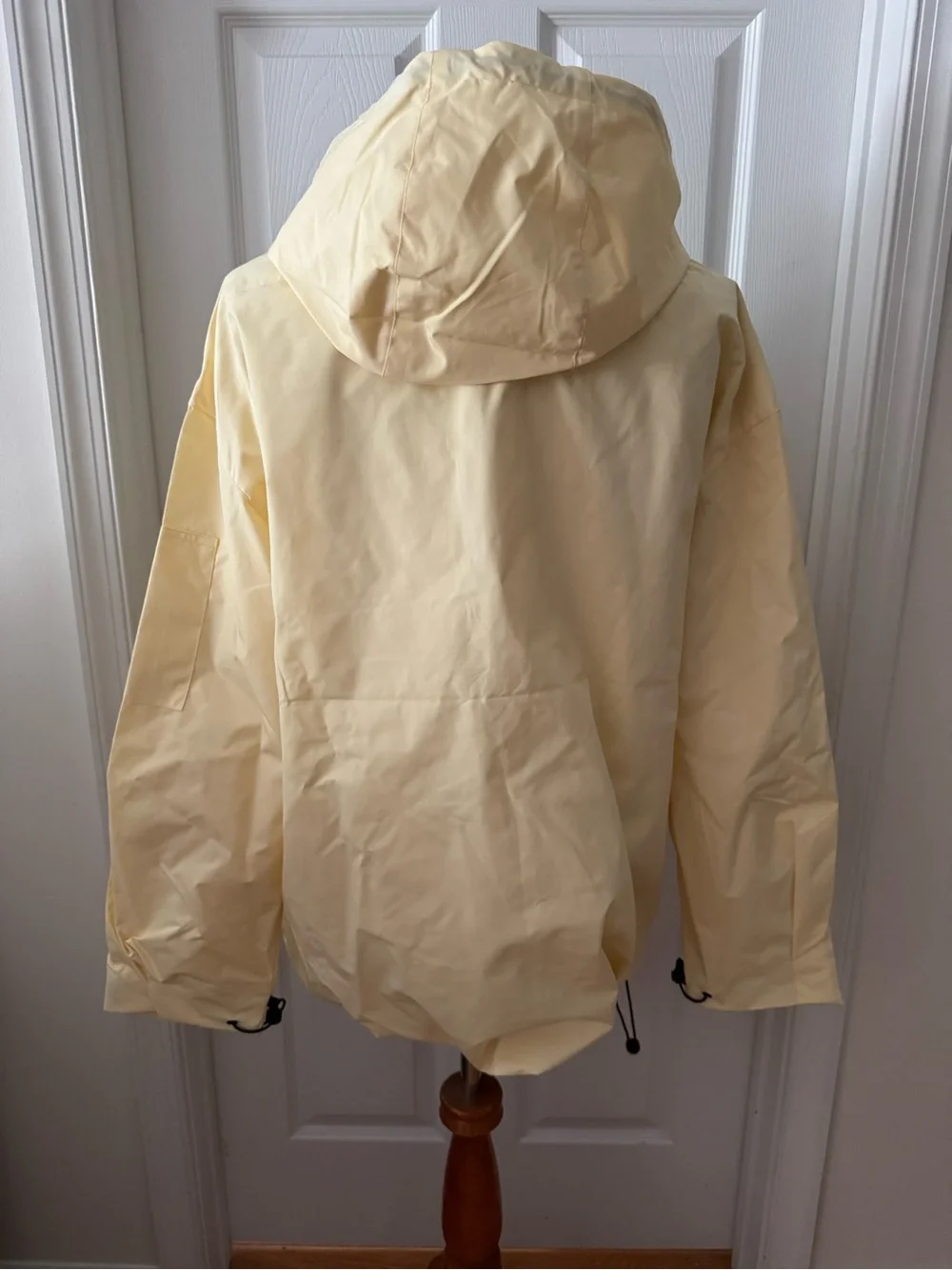Womens PUFFITT  Rain Hoddie, NWT, Butter Yellow